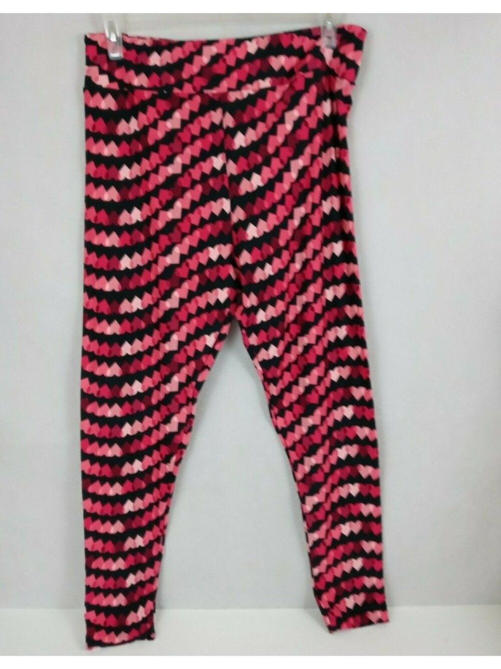 New LuLaRoe Tall & Curvy 2 Leggings Black With Red & Pink Hearts Design